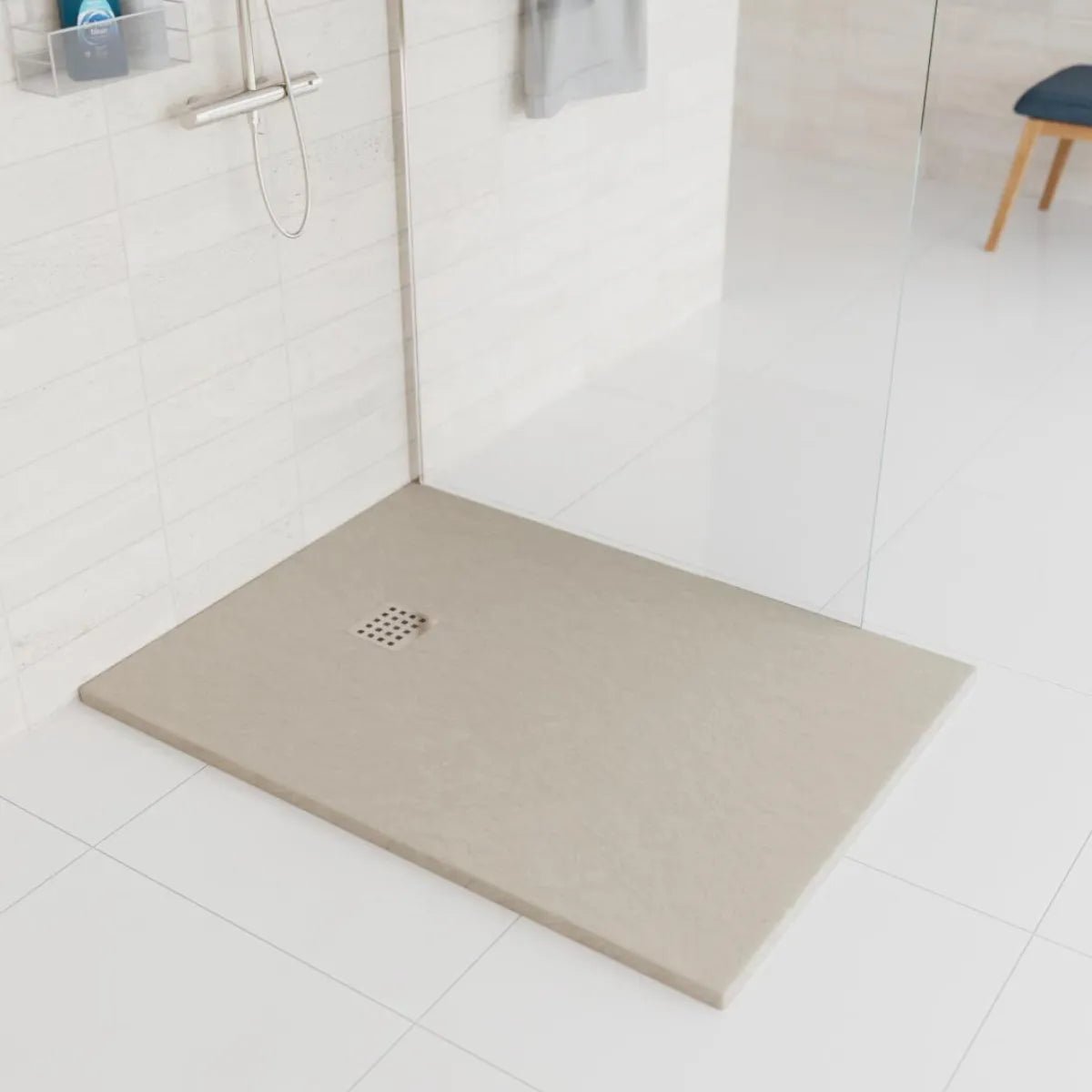 Plato de ducha en tonos beige Esencial - Thebath