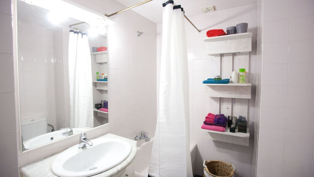5 cosas de decoración de baños que están absolutamente pasadas de moda