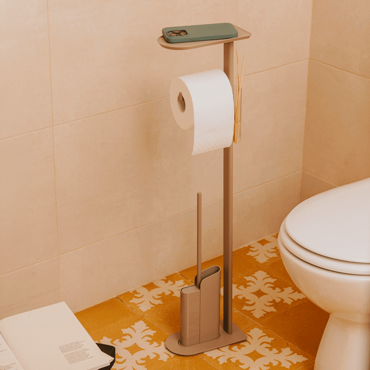 Portarrollos y escobillero de pie Flat - The Bath