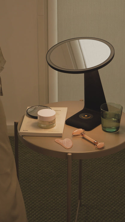 Miroir grossissant et lumineux Essentials
